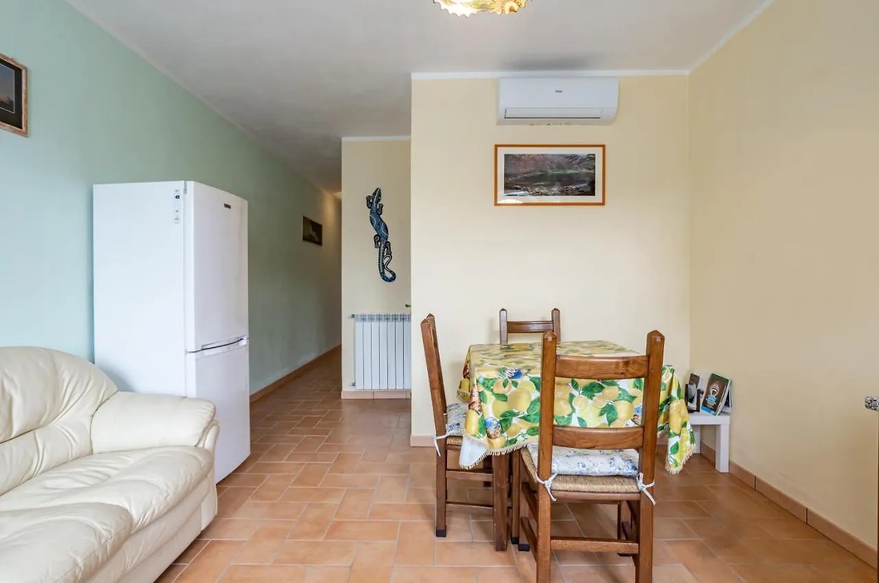 Bright Flat With Private Parking! Lejlighed Lucca 0*,